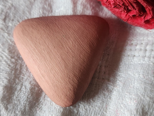 Gros bouton vintage rose forme triangle  4 cm pied D19P