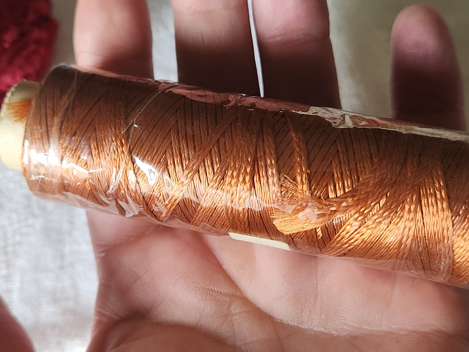 Grosse bobine ancienne fil "soie artificielle" rayonne broderie marron DMC