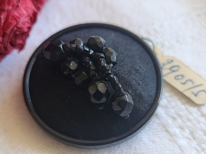 Gros bouton ancien en passementerie avec pendants perle noir 3,3  cm ref 595
