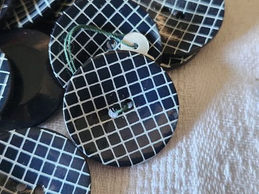 Lot 6 gros boutons vintage bleu quadrillé  2,7 cm à trous ref 3412