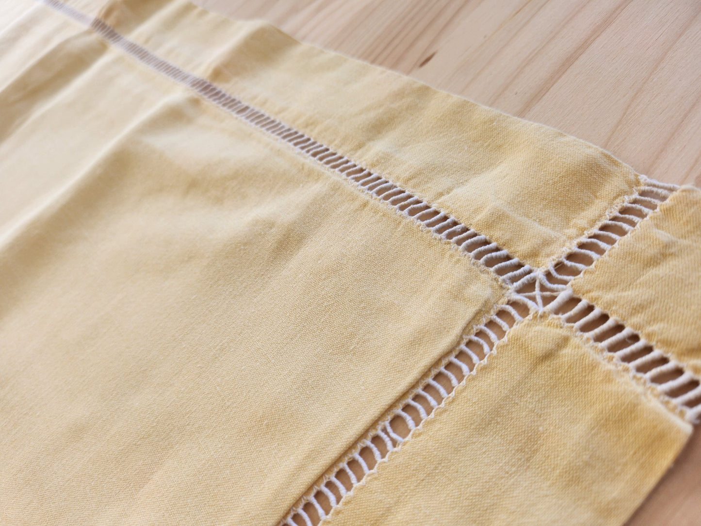 Lot deux anciennes taies d'oreillers monogramme HK jaune paire superbes B6