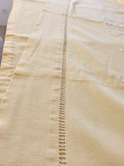 Lot de draps anciens jaune monogrammes HK idéal rideau B6