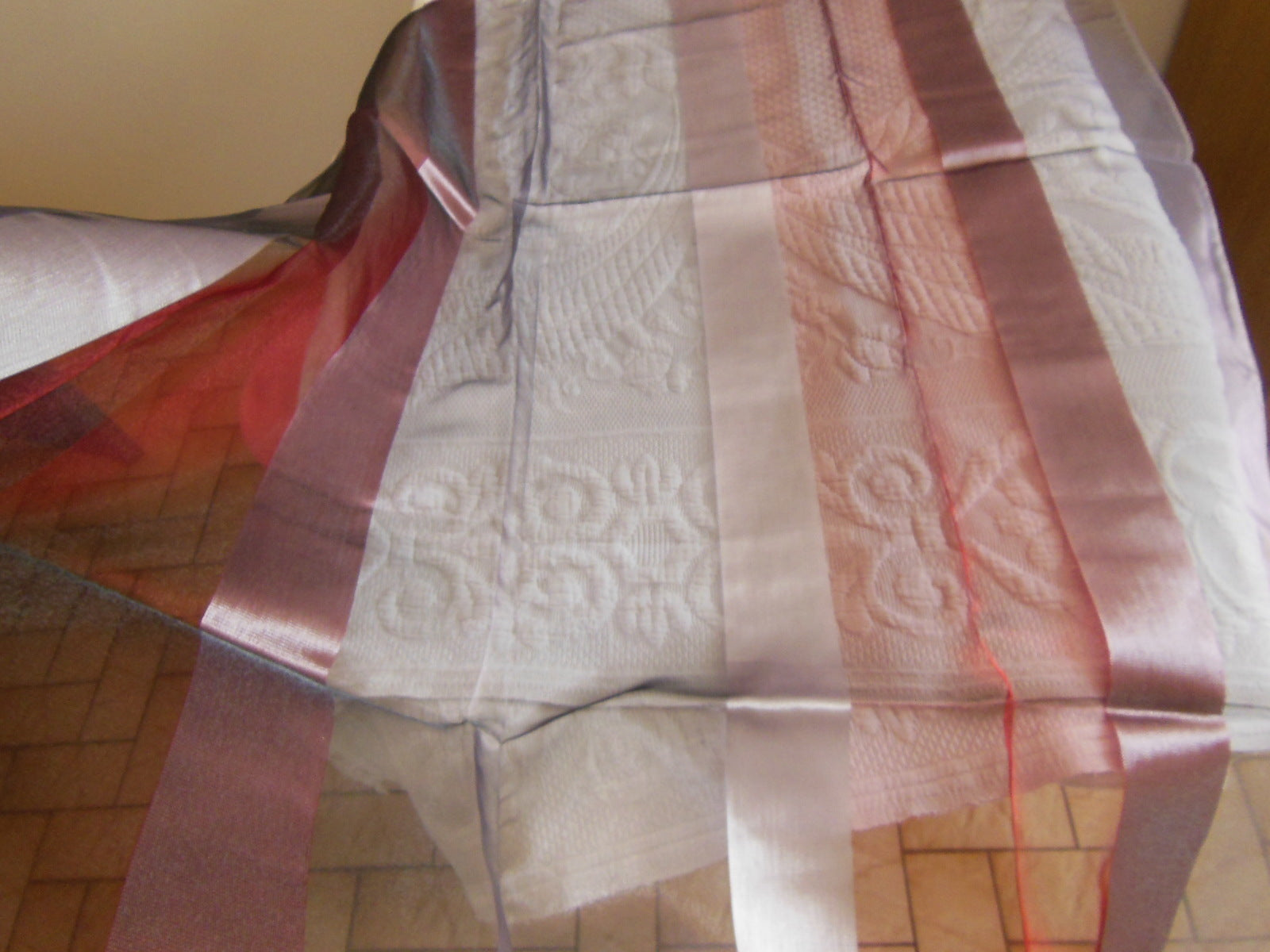 Coupon tissu moderne voilage modèle Appietto violet  1 m 0 2 sur 1 m 10 B3