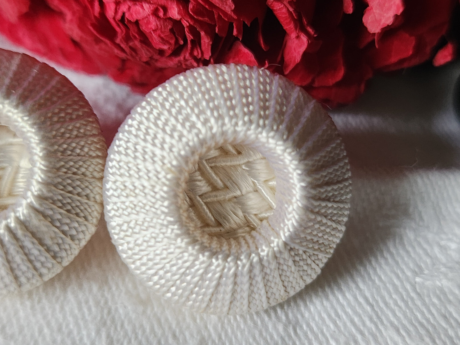 Duo boutons ancien vintage passementerie créme  pied  2,3 cm G13N