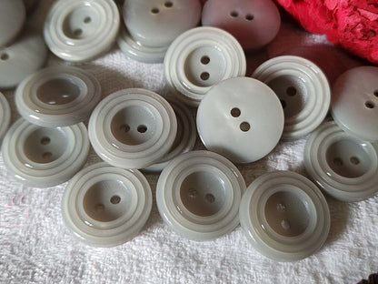 Lot 12 boutons vintage gris travaillé diamètre 1,7 cm ref 2826