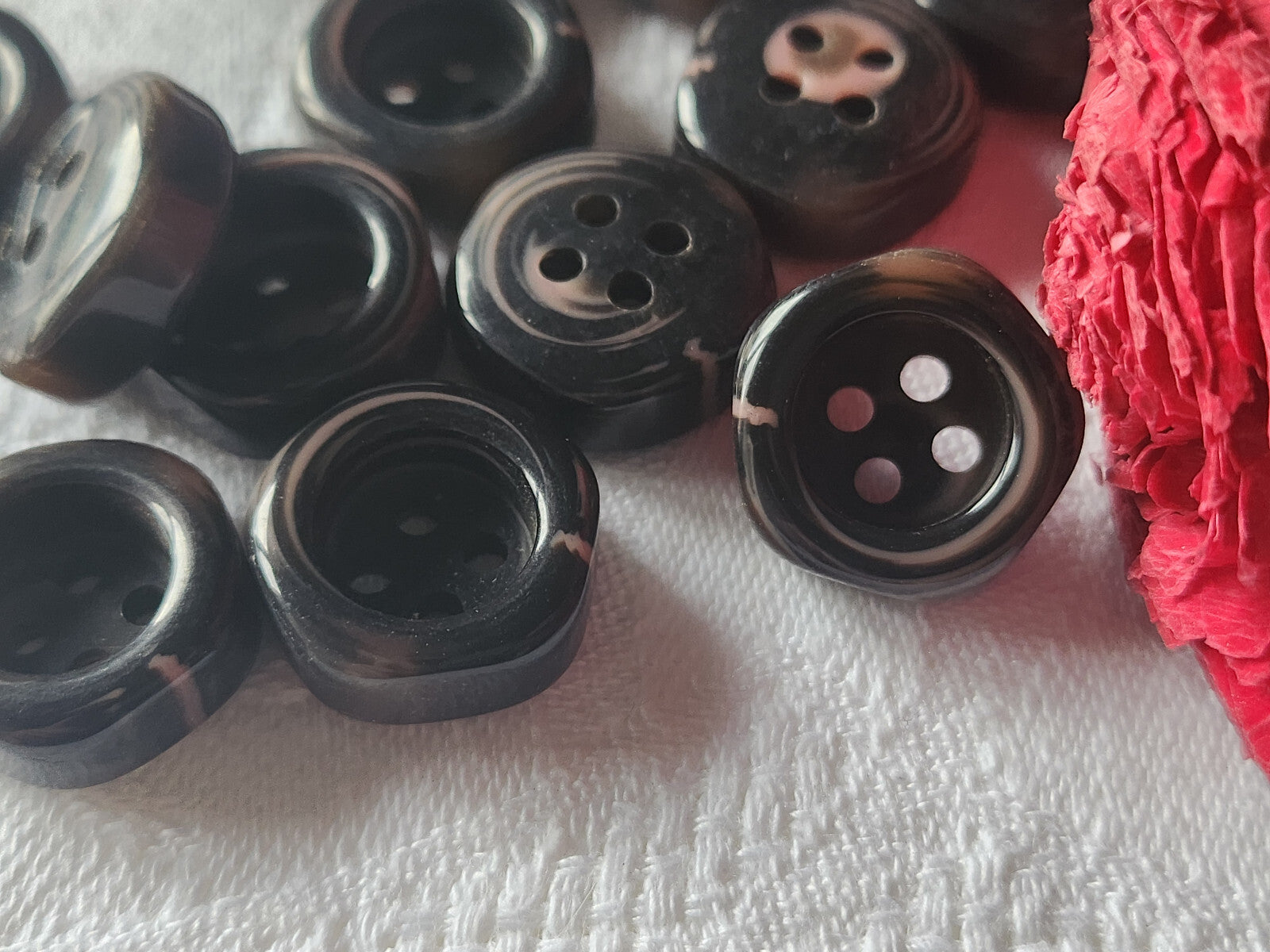 Lot 14  boutons vintage marron veine rose 1,7  cm trou ref 4742