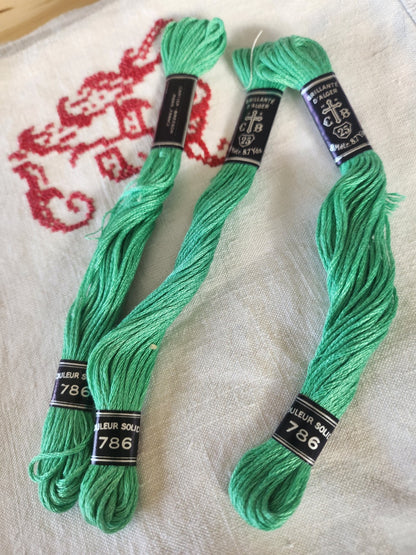 Lot 3 échevettes anciennes fil à broder cartier bresson 8 mètres vert 786 T9