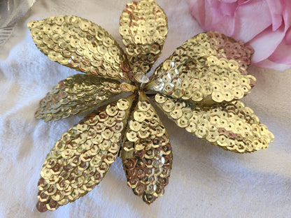 Ancien ornement chapeau vintage  modiste fleur montée sur broche 12 cm T0-15