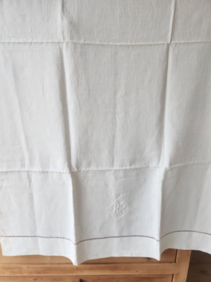 Ancien petit drap  monogramme BC enfant 84 sur 115 cm  B8