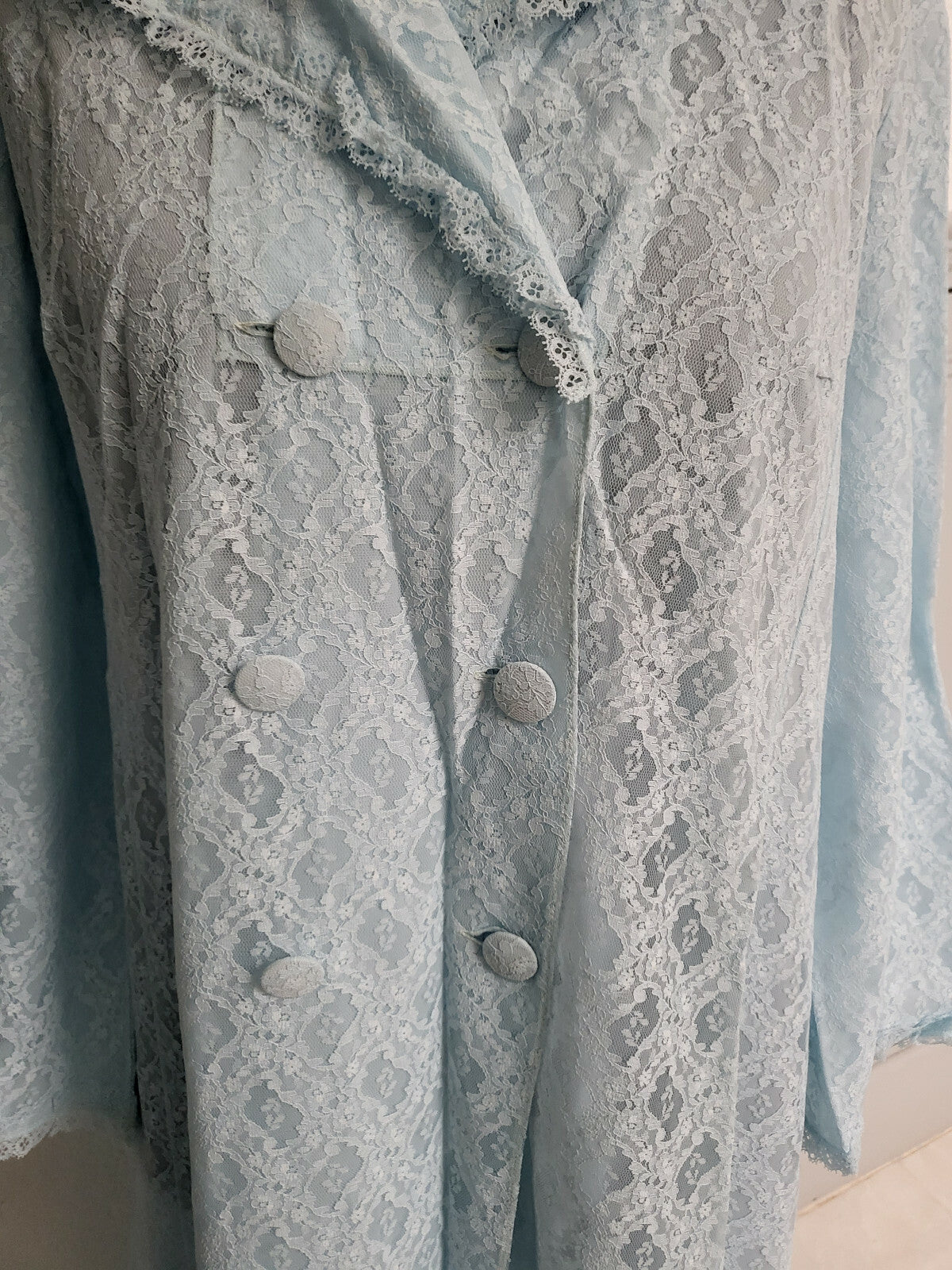 Pur vintage dessus déshabillé bleu dentelle froufrou T 40/42 ? ref portant