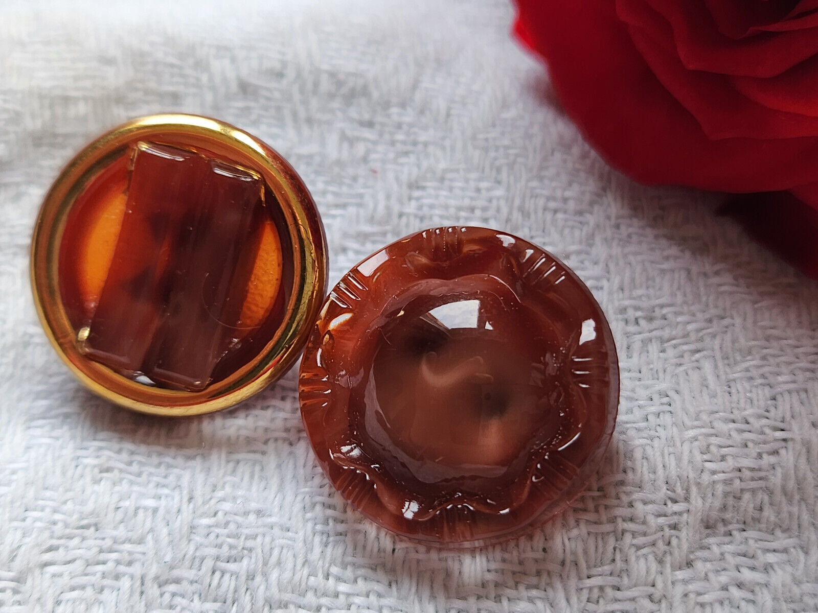 Duo boutons anciens en verre marron laiteux vintage  diamètre 1,8  cm G19d