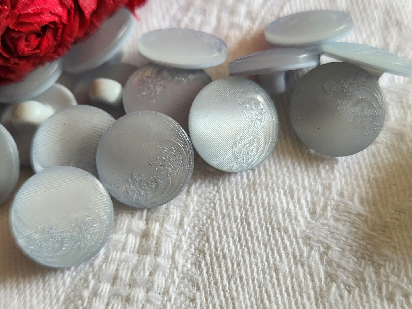 Lot 15 petits  boutons vintage bleu lumineux fleur pied  1,2 cm ref 1111