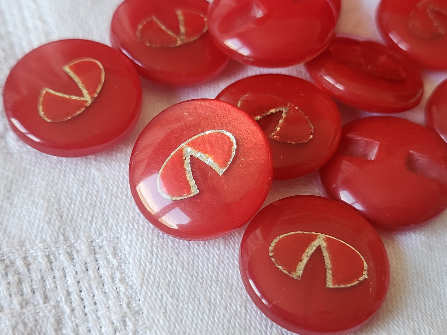 Lot 6  boutons vintage rouge inclusion argenté  pied lumineux 2,2 cm ref 2791
