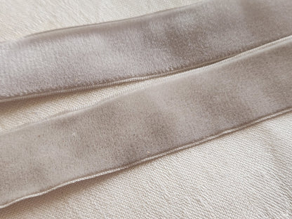Ruban vintage velours gris poupée chapeau 3 mètres sur 2,5 cm  A5