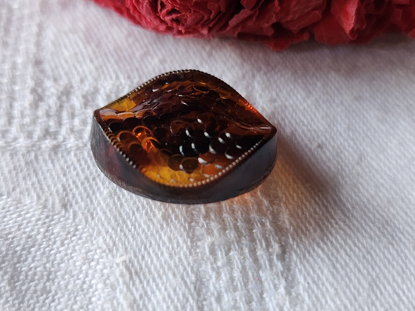 Bouton ancien en verre marron effet ecaille pied 2,2 cm D11D