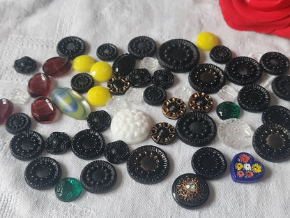 Lot 50 cabochons anciens en verre vintage panaché N°2   T2