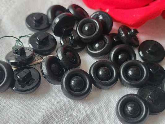 Lot 24 boutons vintage noir pied etiquette 1,4 cm ref 1708