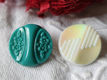 Duo boutons anciens en verre motif coloré 1,7 et 1,8 cm G16I