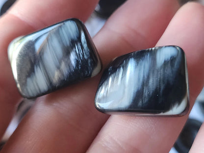 Lot 6 superbes boutons vintage noir reflet nacré 1,6 sur 2,2 cm pied ref 1660