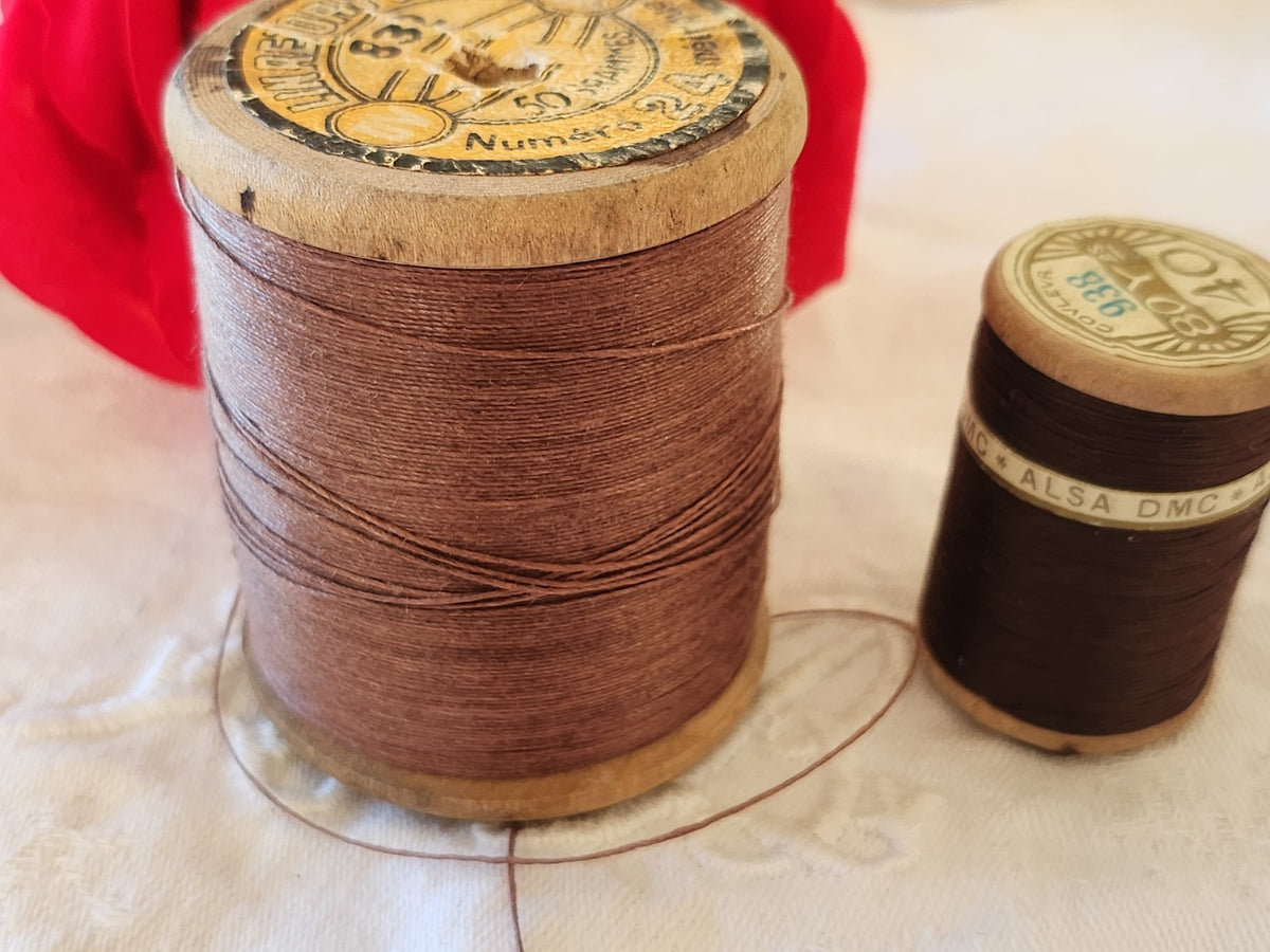Grosse bobine en bois fil de lin marron  72 grammes T2