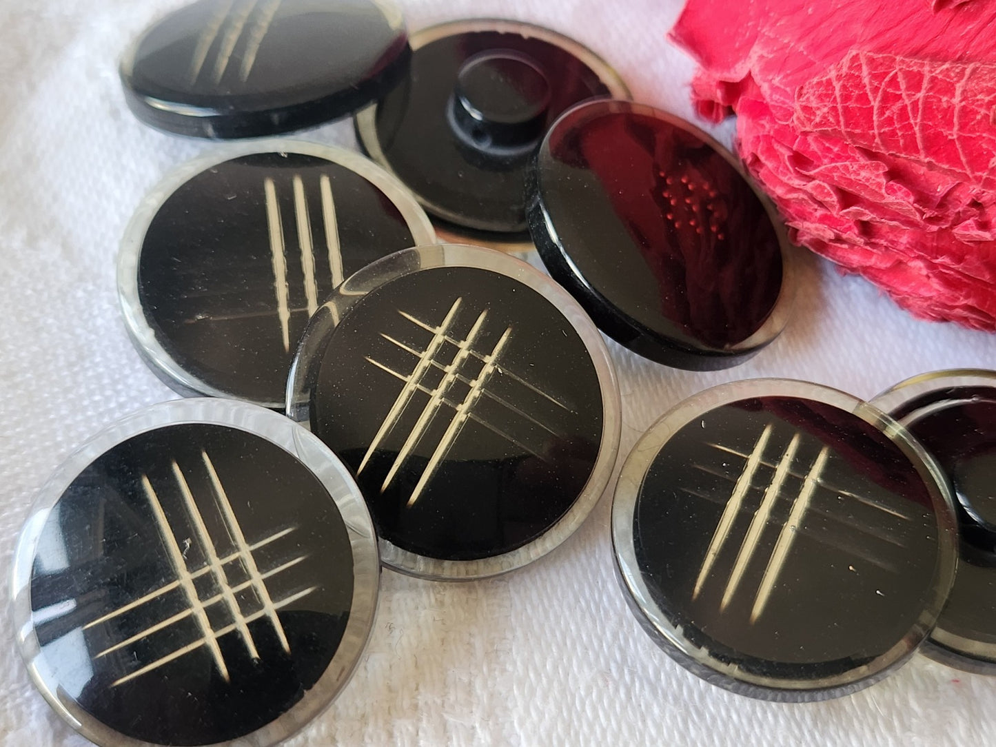 Lot 8 boutons vintage noir inclusion argenté élégant pied 2,1 cm  ref 2439