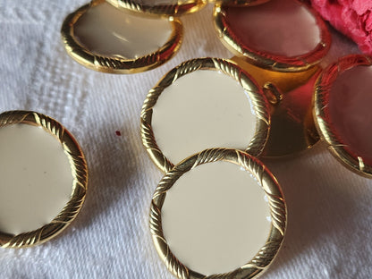 Lot 6 boutons vintage en métal doré créme  lourd pied  2,5 cm ref 3348
