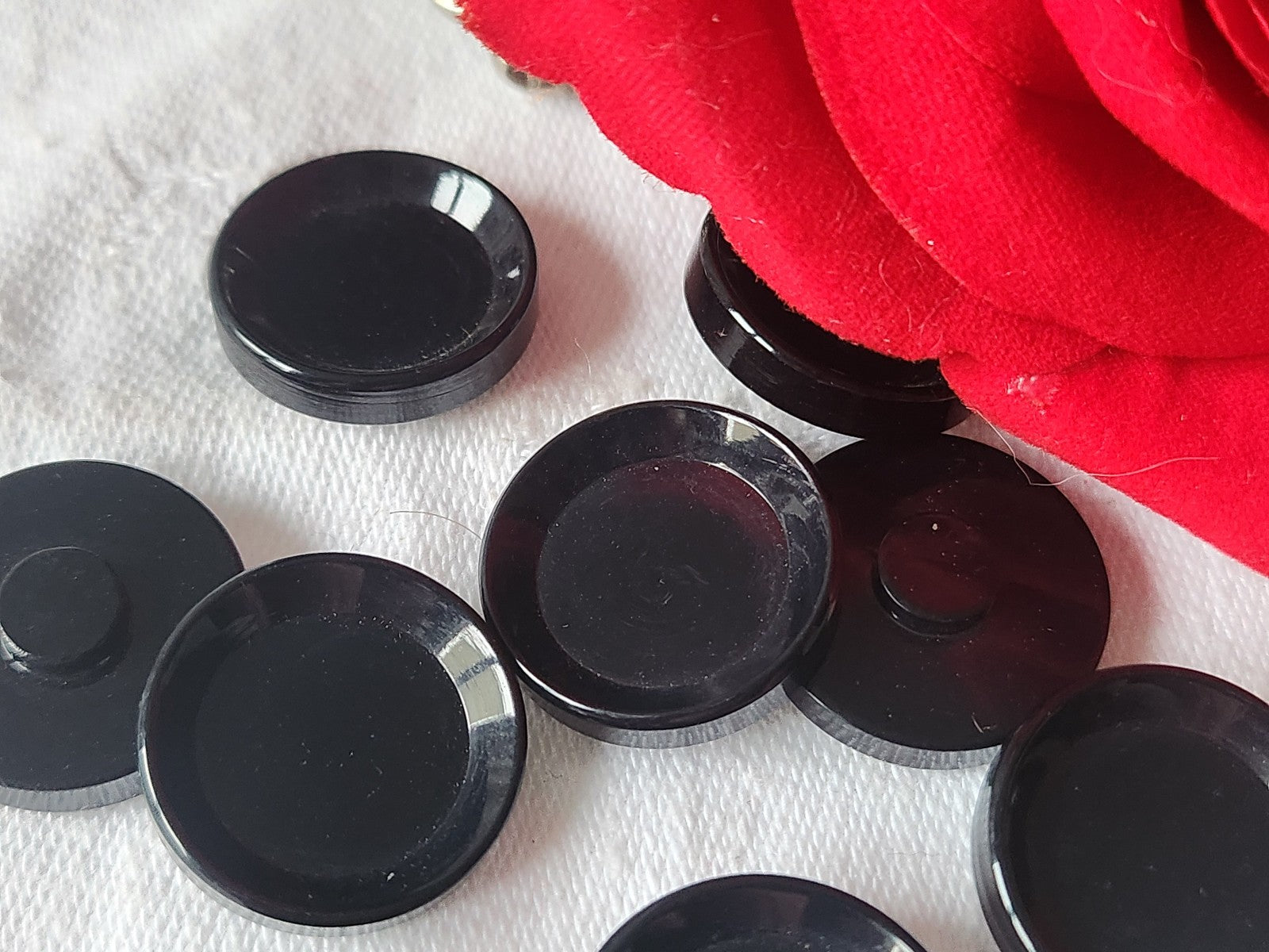 Lot 10 boutons vintage pied noir rebord 1,9 cm ref 1404