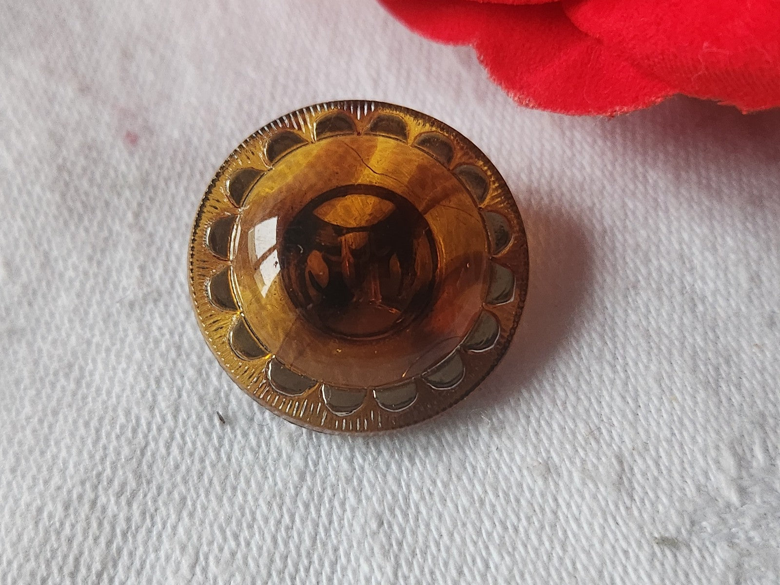 Bouton anciens en verre  marron motif ecaille argenté 2,2 cm D9O