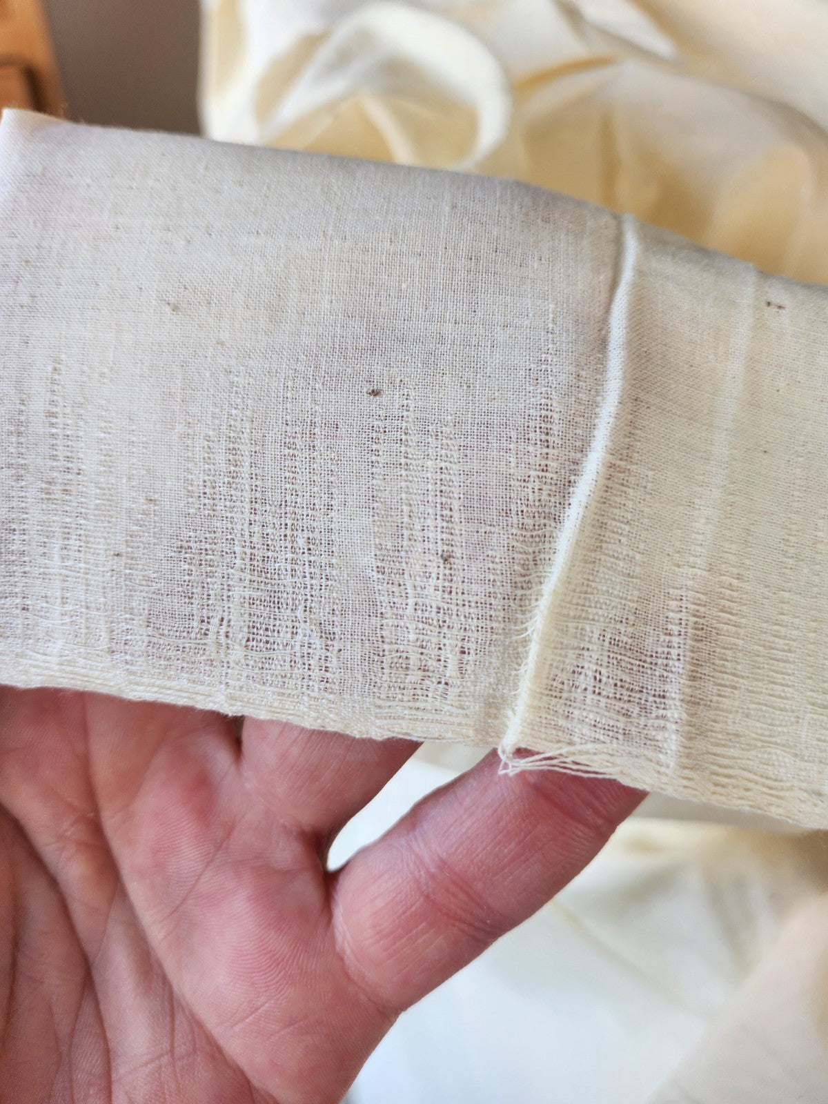 Grand coupon de tissu fin teinte  bi  coton fin?  étamine? 5m 50 sur 99 cm B3