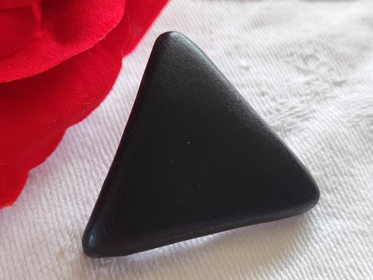 Bouton ancien en cuir bleu triangle vintage rare  3,4  cm D17L