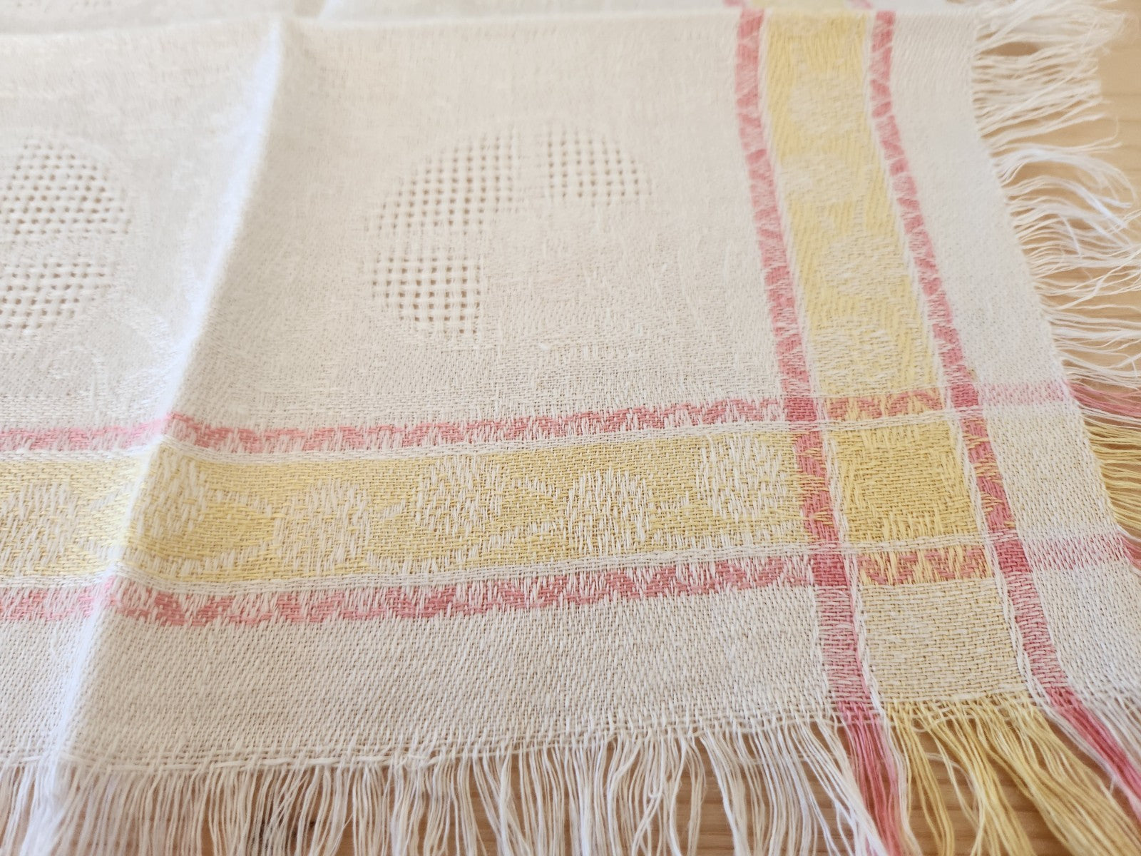Lot 10 serviettes anciennes a franges damassé rose jaune 34 cm sur 36 cm  B8