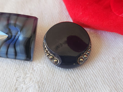 Duo boutons anciens en verre bleu à pied  1,7 et 1,8 cm D14E