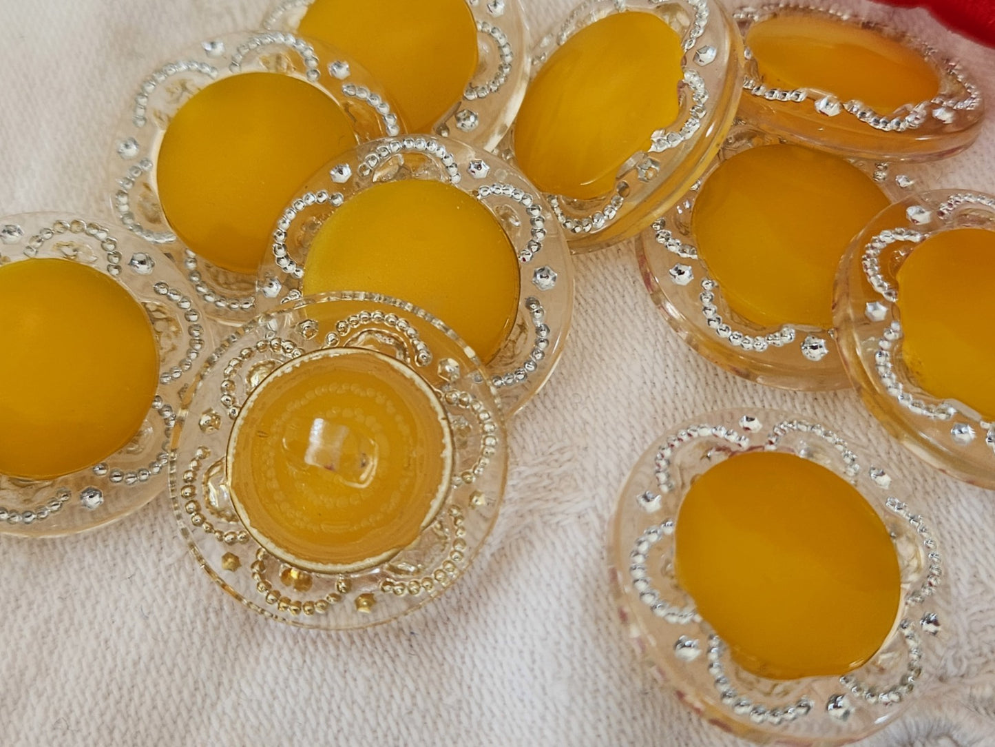 lot 6 bouton vintage jaune à pied transparent 2,3 cm ref 5962