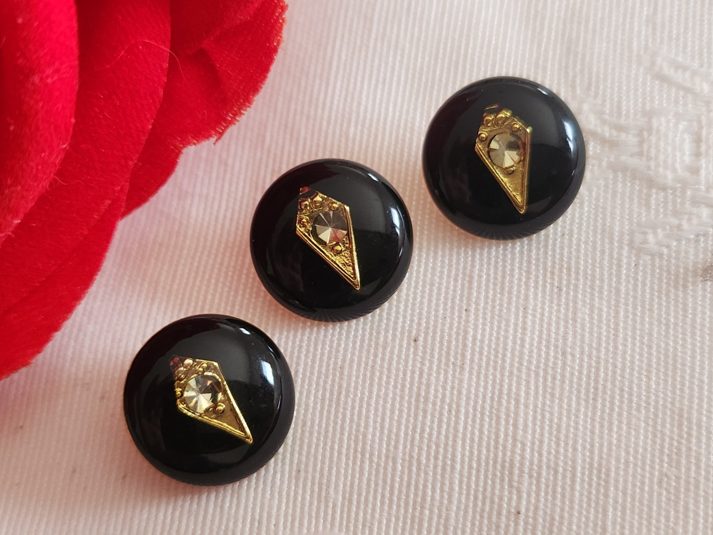 Trio mini boutons vintage en métal doré inclusion strass 1,3 cm bijoux G19A