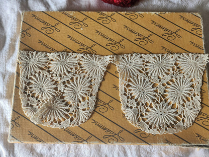 Ancienne partie de col ? en dentelle fleur superbe 23,5 cm B1-81
