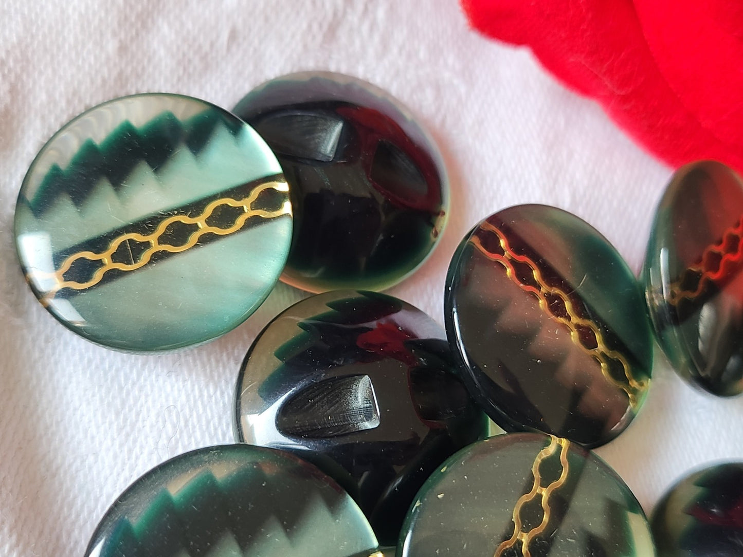 Lot 6 boutons vintage vert inclusion doré pied 2,2 cm ref 1148