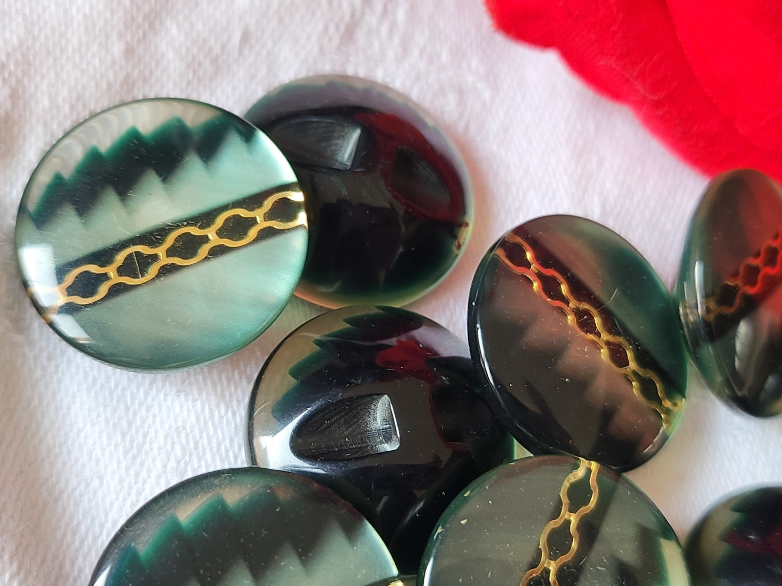 Lot 6 boutons vintage vert inclusion doré pied 2,2 cm ref 1148