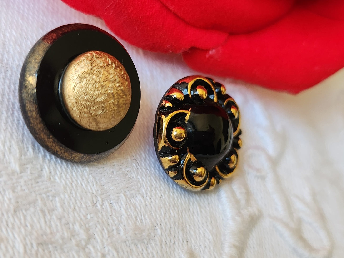 Duo boutons anciens en verre noir doré vintage 1,7 cm D7I