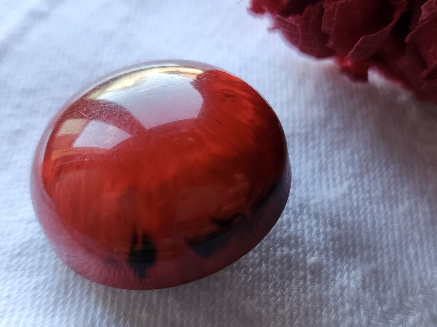 Collection gros bouton ancien rouge bombé reflet satiné 2,6 cm D12F