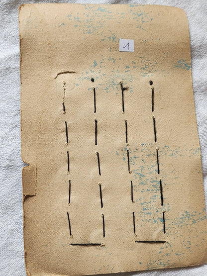 Plaque 24 boutons anciens en nacre gris 1,2 cm année 20/30 N°1