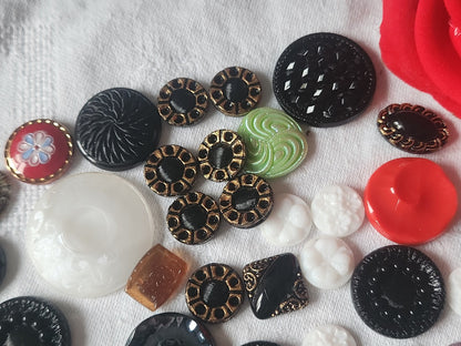 Lot 50 cabochons anciens en verre vintage panaché N°4  T2
