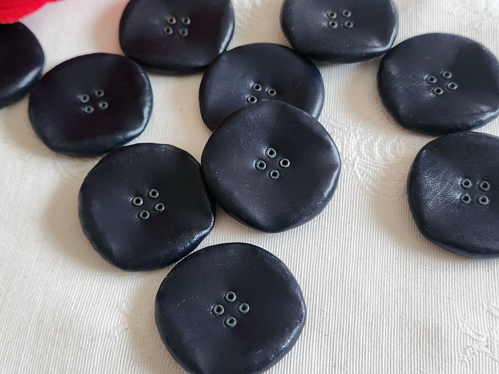 Lot 5 gros boutons anciens en cuir bleu à trous 33 mm ou 3,3 cm ref 6397
