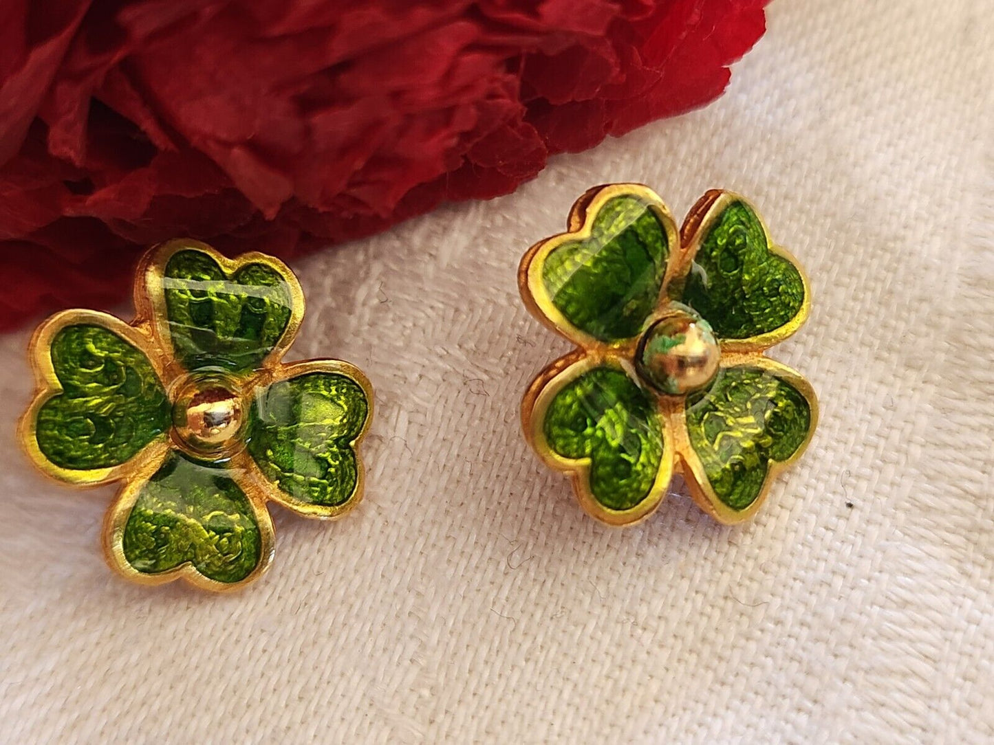 Duo superbes boutons vintage en métal vert fleur  1,5 cm ref 4778