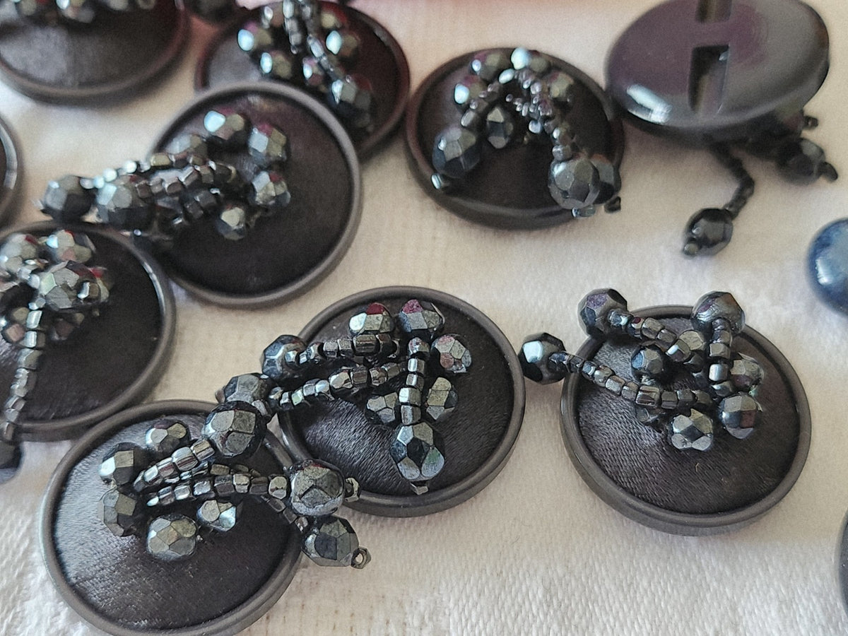 Collection lot 6 boutons  passementerie gris pendants perlé  2,4 cm ref 6006 **