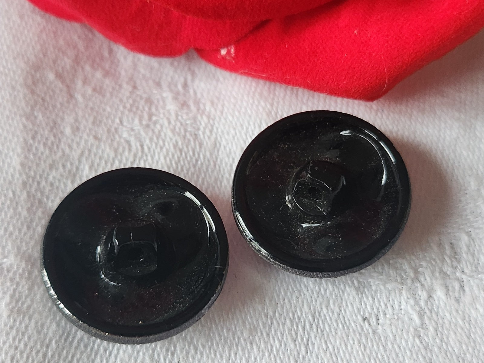 Duo boutons vintage  en verre noir argenté pied  2,2 cm G14F