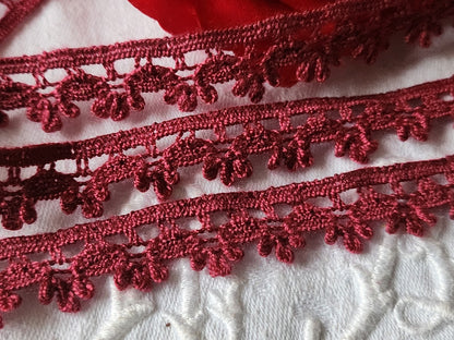 Dentelle vintage lie de vin coton 3 métres sur 1,4 cm A2