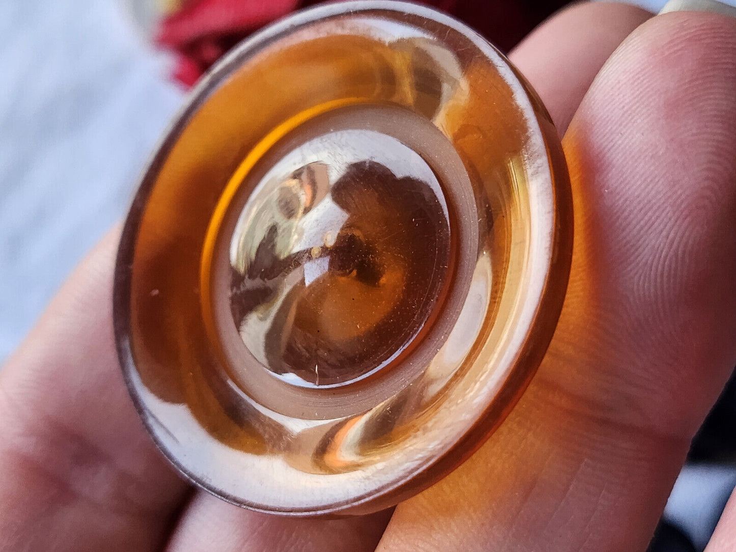 Gros bouton vintage orangé  transparent pied laiton 4 cm ou 40 mm ref 5895