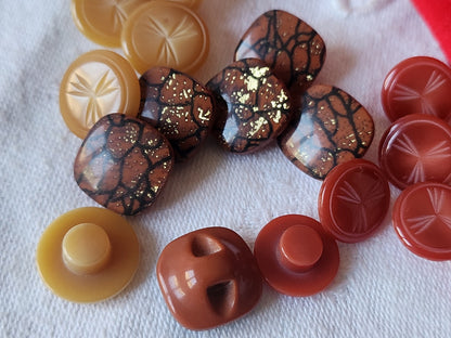 Lot 17 boutons vintage 3 séries tons marron  1,2 à 1,4 cm petits ref 2893