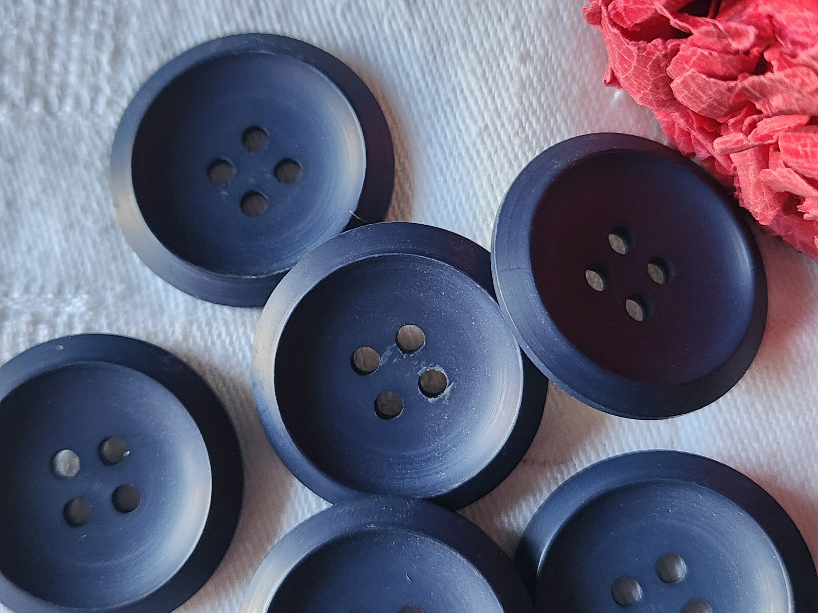 Lot 6 boutons vintage bleu mat à trous 2,7 cm gros ref 3545