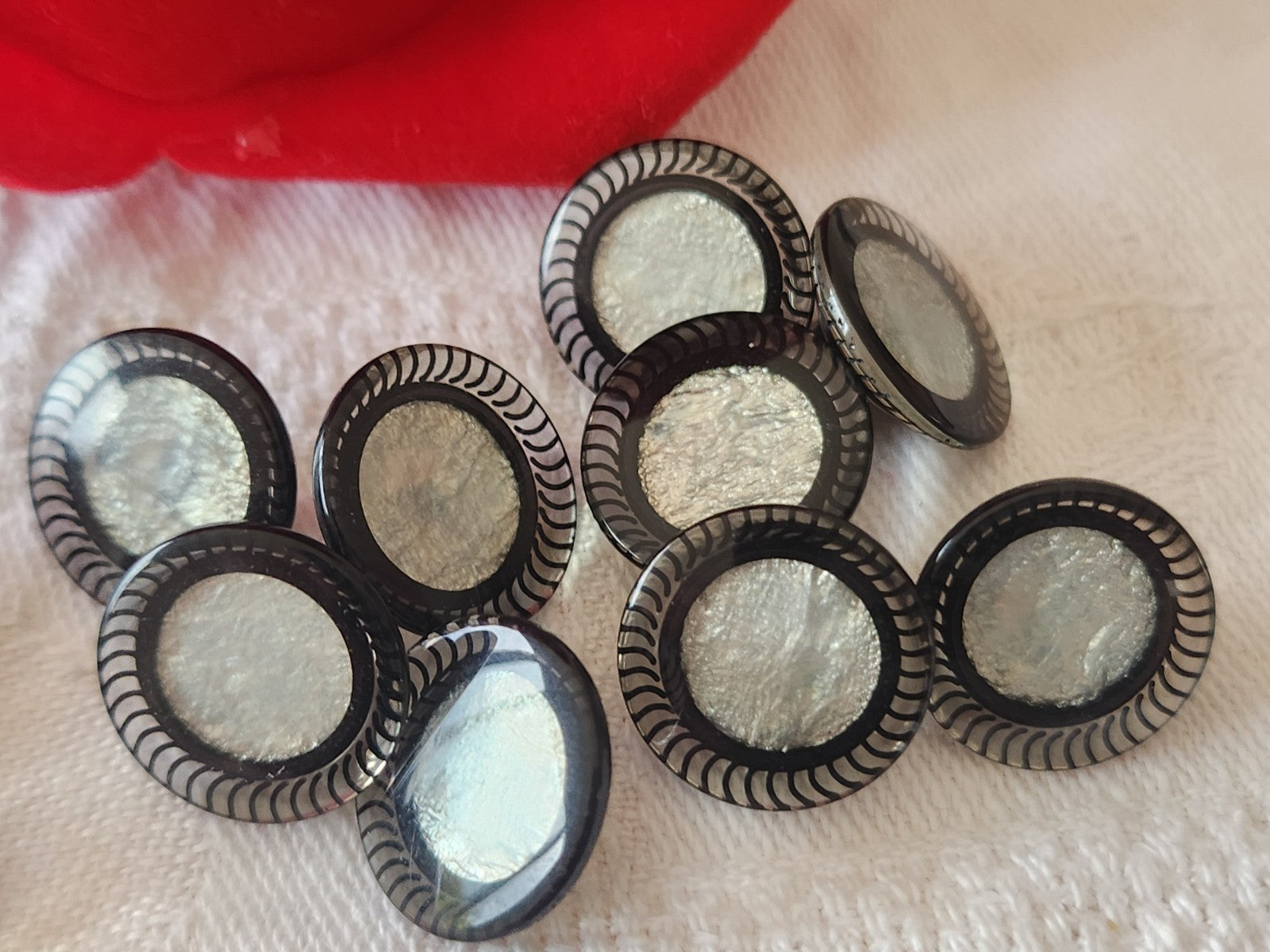 Lot 13 boutons vintage cœur noir satiné nacré pied 1,5 cm et 1,7  ref 6427